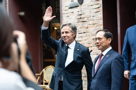 Bộ Trưởng Bộ Ngoại giao Việt Nam đến Hoa Kỳ gặp gỡ người đồng cấp 